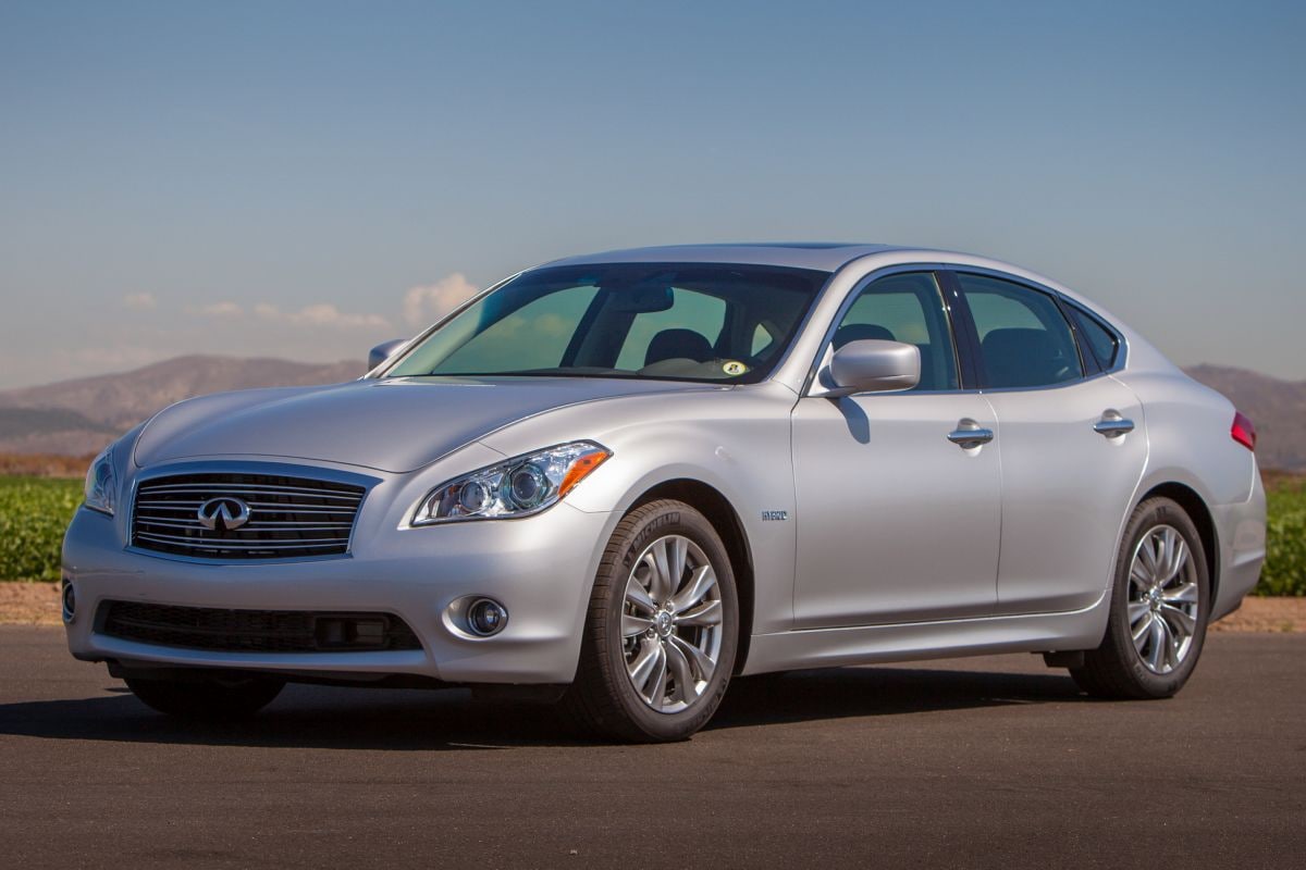 Infiniti Q70