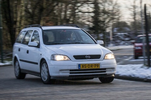 Opel Astra Stationwagon 2.0 Di (1999) - Klokje Rond