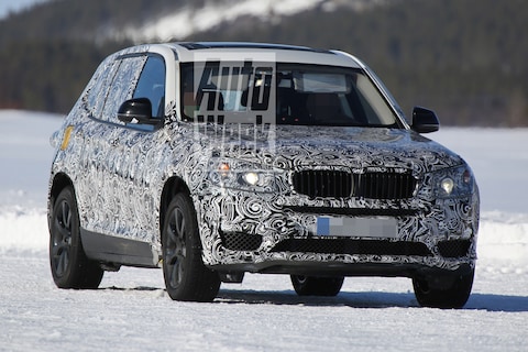 Nieuwe BMW X3 voor het eerst buiten
