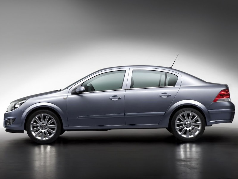 Opel Astra sedan 