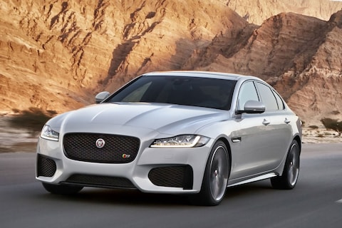Jaguar trekt doek van gloednieuwe XF