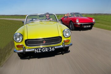 MG Midget vs Triumph Spitfire