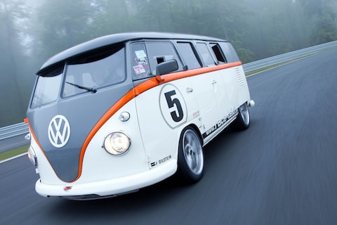 Volkswagen met T1 racebus naar Wörthersee