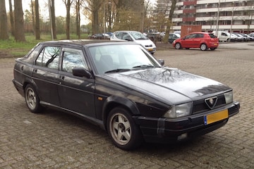 Alfa Romeo 75 In het wild