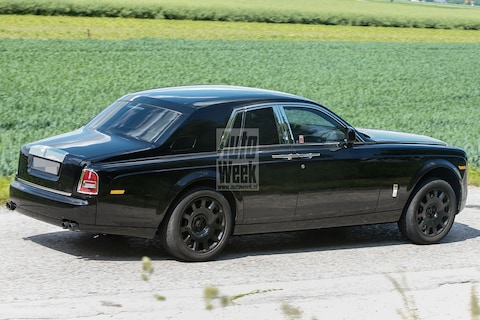 Testwerk Rolls-Royce cross-over in nieuw stadium