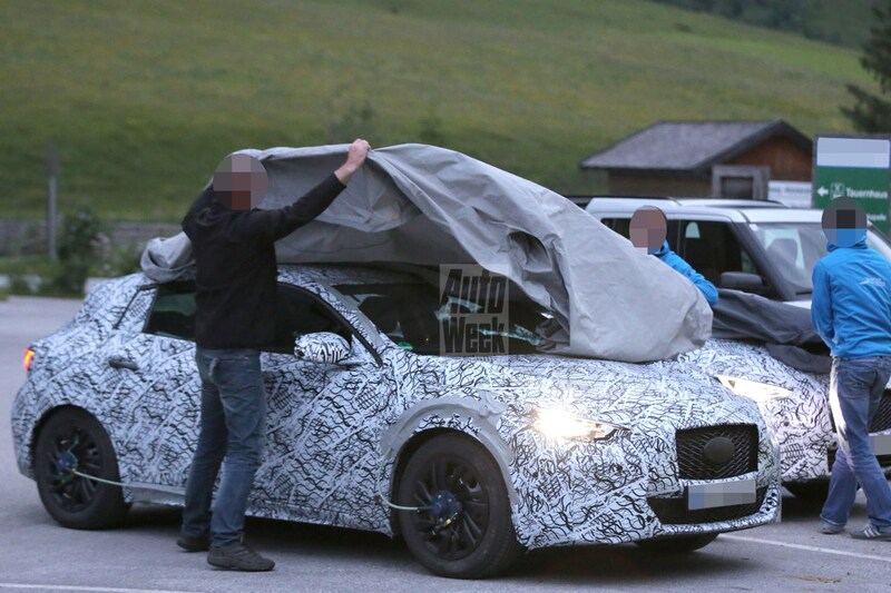 Infiniti QX30 spyshot