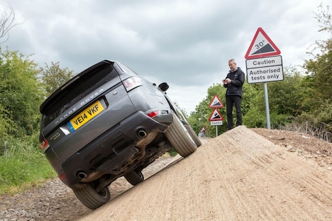 Land Rover Remote Control in de modder