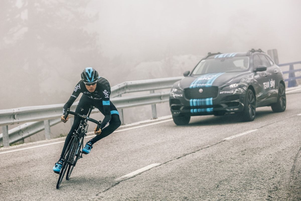 Jaguar F-Pace Tour de France