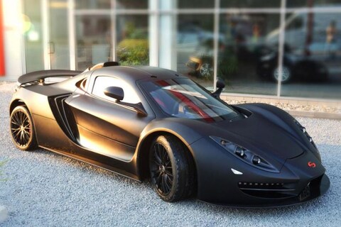 Sin onthult definitieve R1 sportwagen