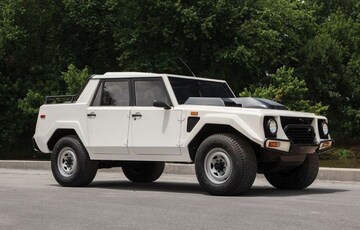 Lamborghini LM002