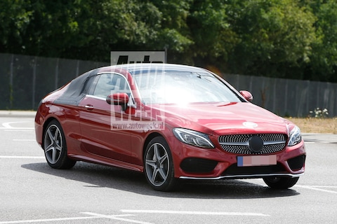 Mercedes C-klasse Coupé nagenoeg naakt