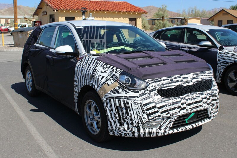 Kia Niro spy shot (foto Peter van der Vis)
