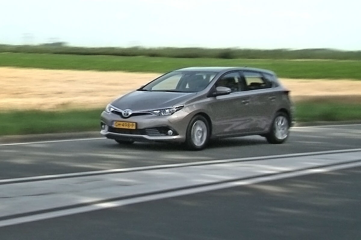 toyota auris 1.2t