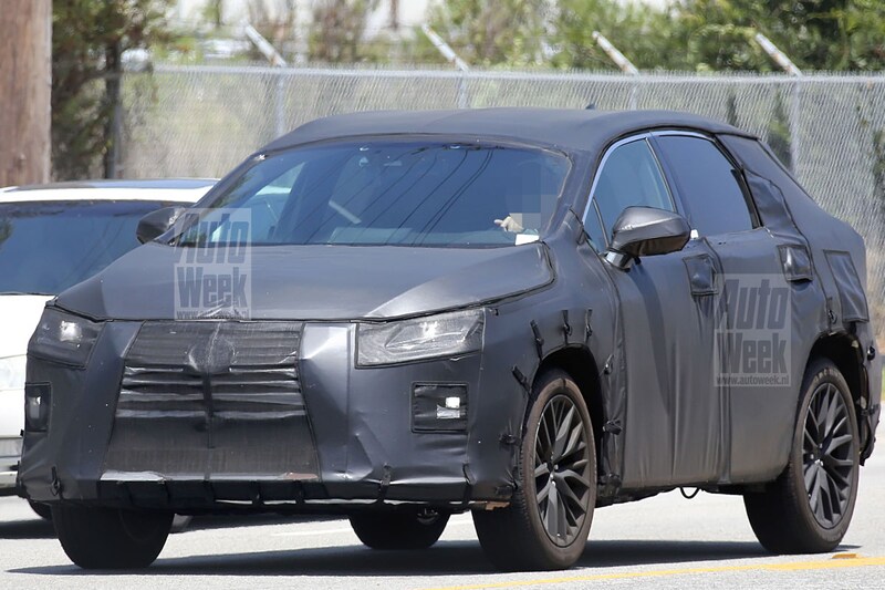 Lexus RX zevenzitter (foto: SB-Medien)