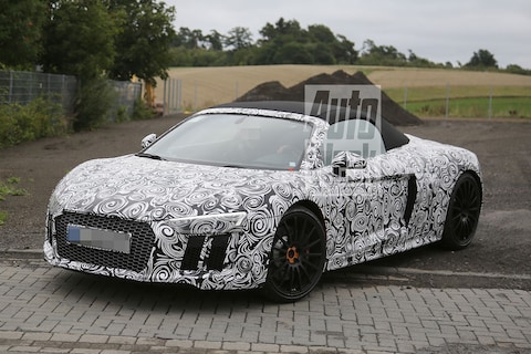 Audi R8 Spyder laat haren wapperen