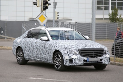 Mercedes test met verlengde E-klasse