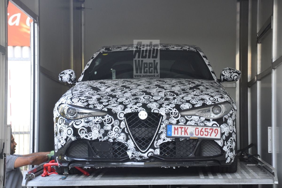 Alfa Romeo Giulia spy shot (foto Ivo de Knegt)