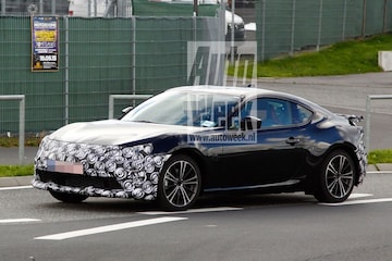 Toyota GT86 facelift spyshots