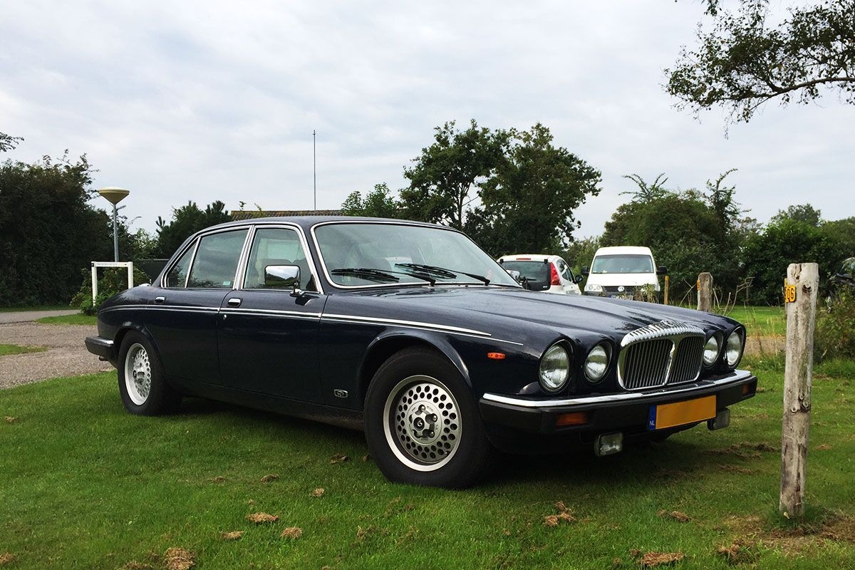 Daimler Double-Six