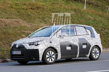 Opel Meriva spyshots