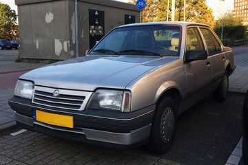 Opel Ascona C In het Wild