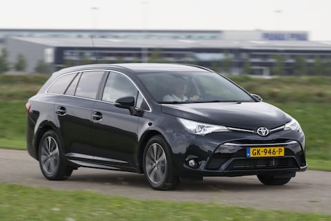 Avensis verkoopt beter dan Talisman