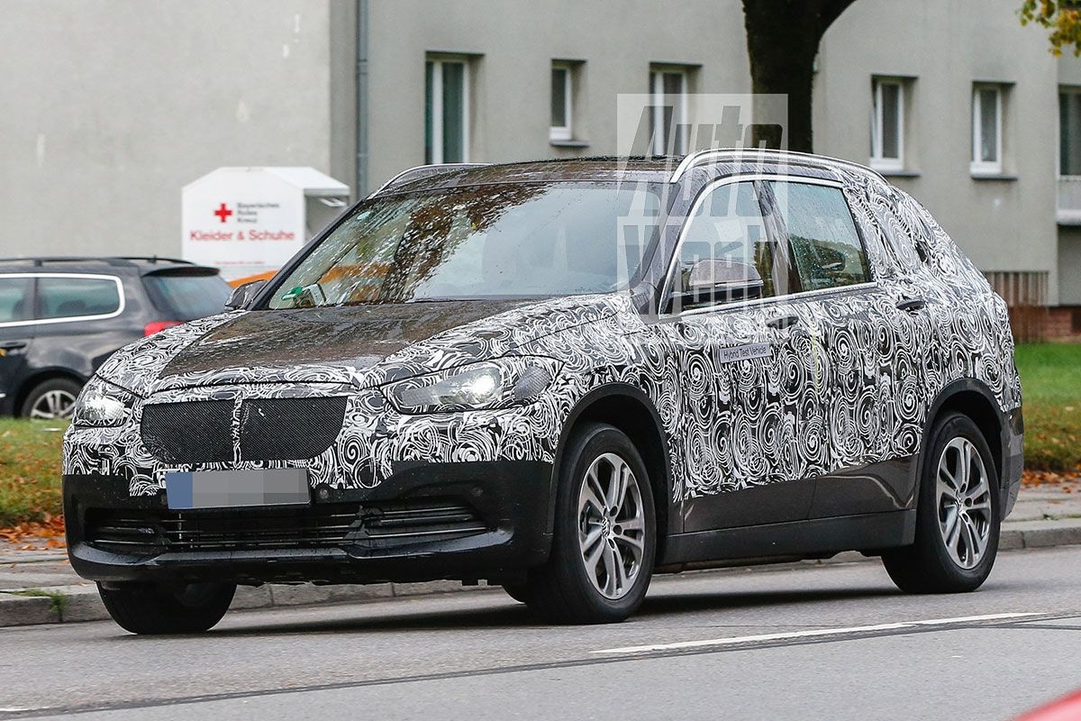 BMW X1 zevenzits spyshots