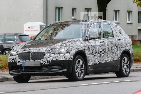 Zevenzits BMW X1 strekt de benen