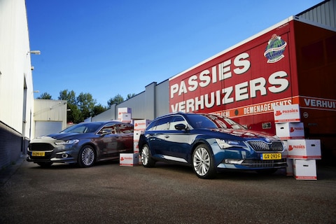 Ford Mondeo Wagon - Skoda Superb Combi