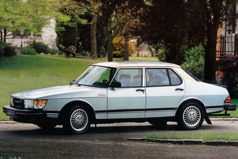 Saab 900i