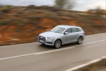 audi q7 e-tron 01