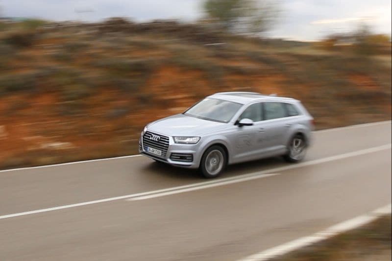 audi q7 e-tron 01