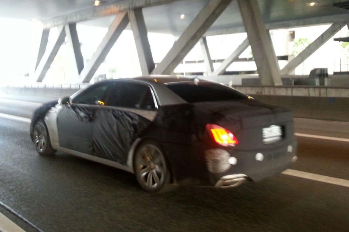 Genesis G90 spy shot (foto Robbert Vermue)