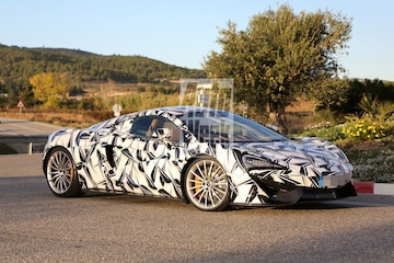 McLaren 570S 2+2 spyshots