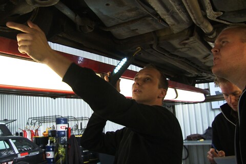 Barrelbrigade: Klokje Rond Peugeot 406 Coupé