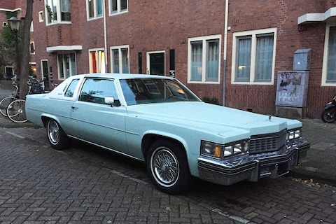 In het wild: Cadillac Coupe de Ville (1977)