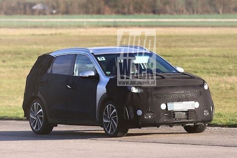 Kia Niro HUV schudt wat camouflage van zich af