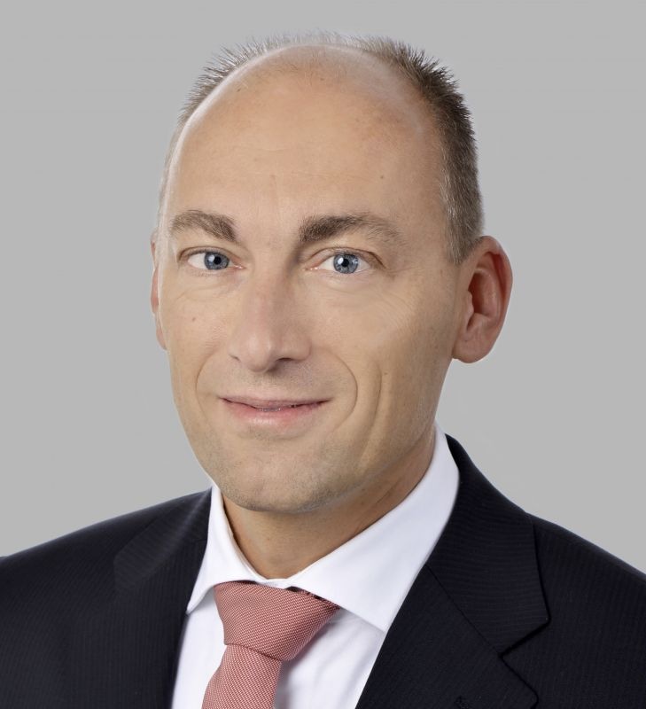 Dr. Stephan Knirsch