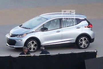 Chevrolet Bolt spyshots