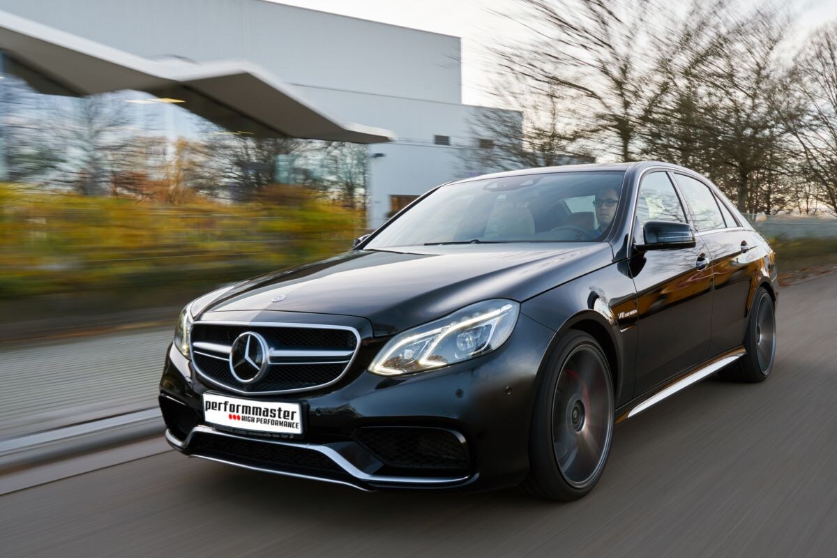 Mercedes E 63 AMG performaster