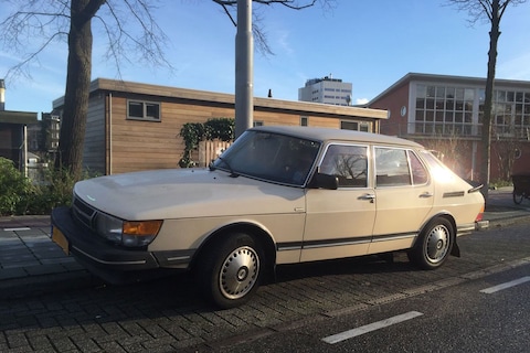 In het wild: Saab 900 (1984)