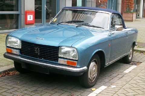 In het wild: Peugeot 304 Cabrio (1974)
