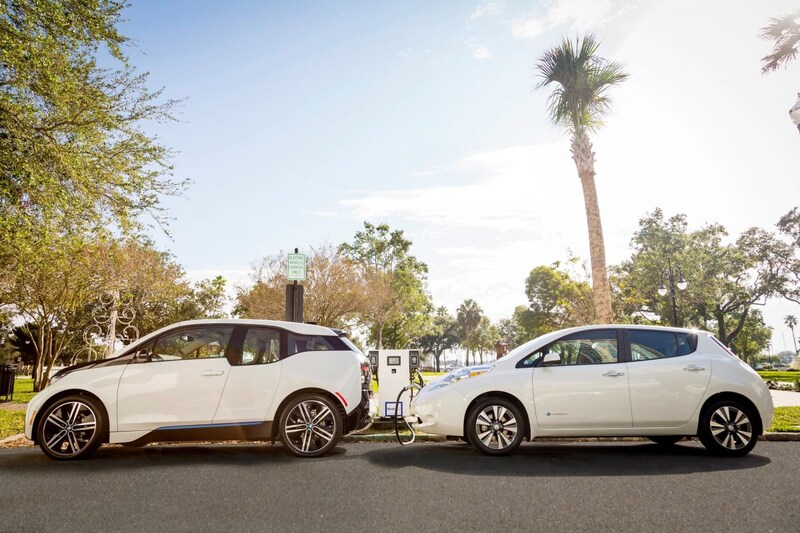 BMW en Nissan laadstations