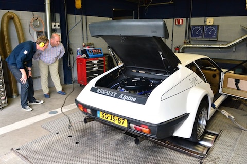 Renault Alpine A310 V6 (1984) - Op de rollenbank