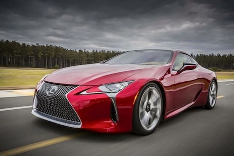 Lexus 'LC' rijdt het internet op