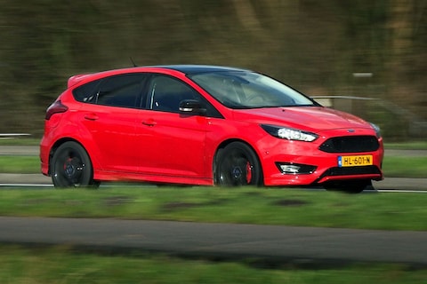 Spiegel - Ford Focus Red Edition