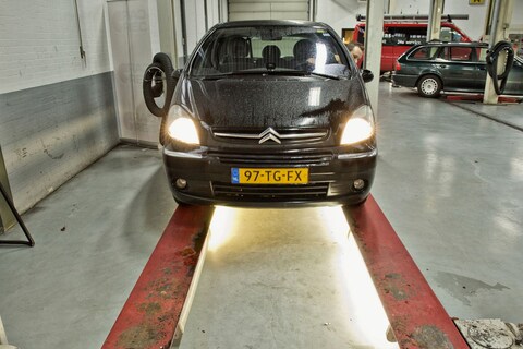 Klokje Rond: Citroën Xsara Picasso 1.6i 16V (2006) - 360.689 km