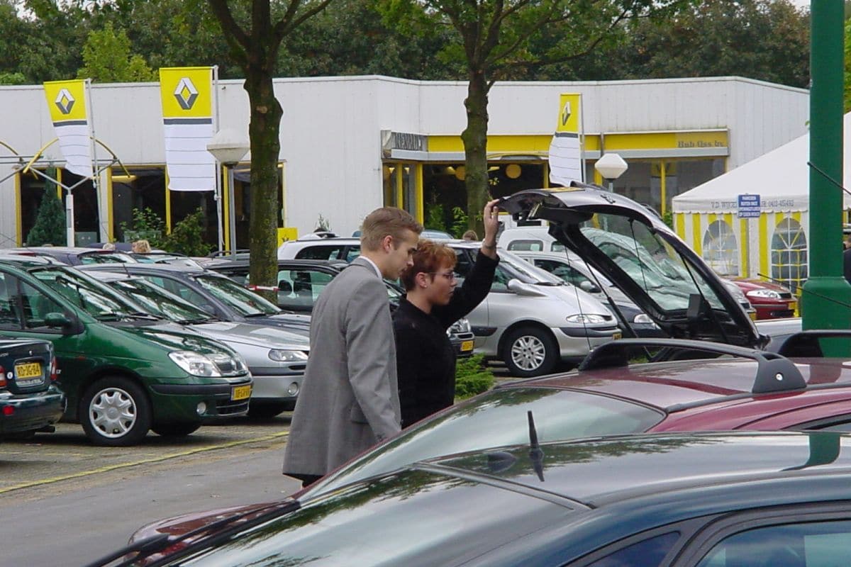dealer