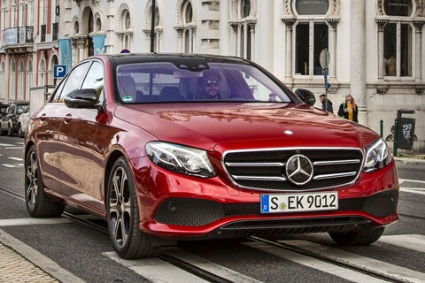 Mercedessen vinden zelf parkeerplaats 