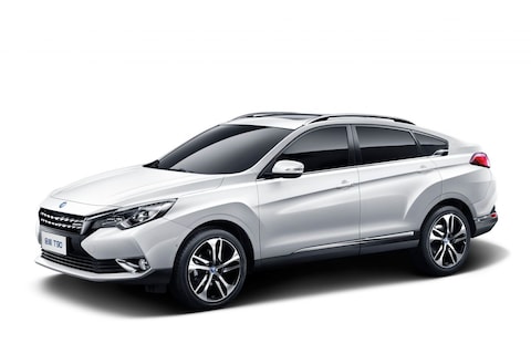 Venucia toont T90 in Peking